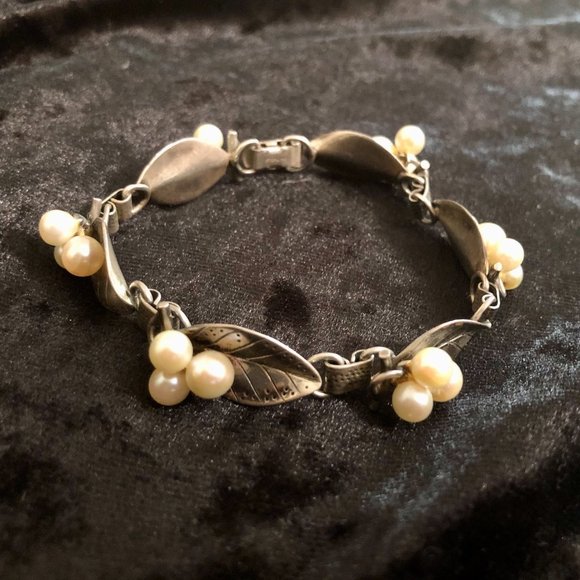 Vintage Ming's Hawaii Sterling Pearl Bracelet - Picture 7 of 9